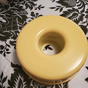 6 cake and cookie pans